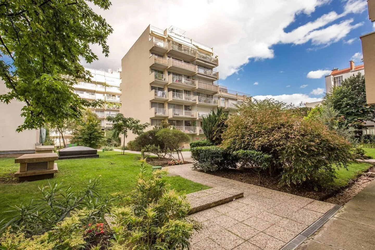 Rue Saint-Maur 1-Bed Studio Balcony And View Parigi Francia