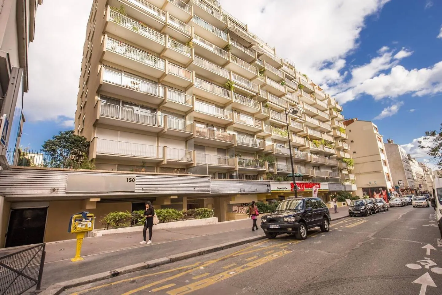 Rue Saint-Maur 1-Bed Studio Balcony And View Paris Fransa